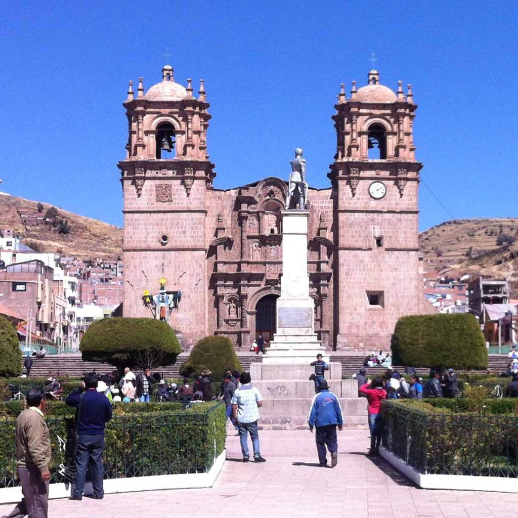 plaza-de-armas-puno